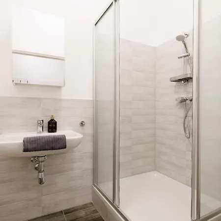 Urban Apartamento Wiener Neustadt