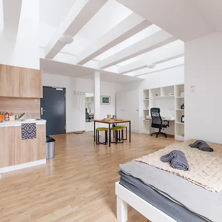Urban Apartment *