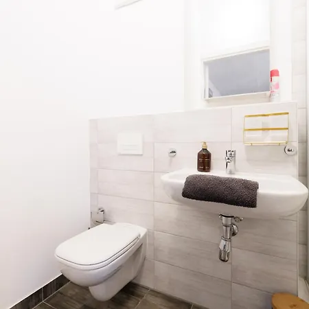 Urban Apartment *