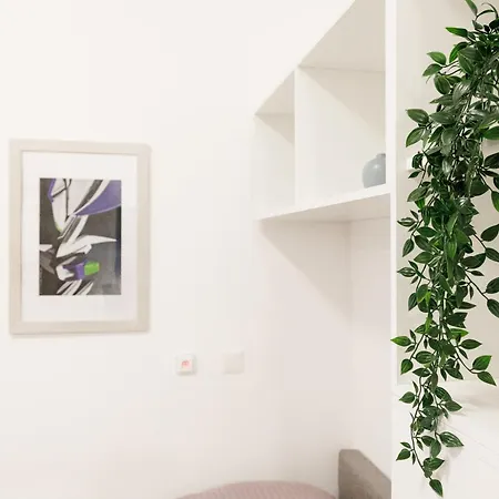 Urban Apartment *